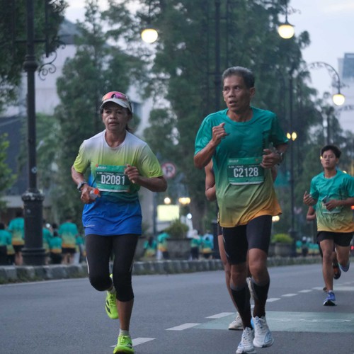 Race photo from BAUR RUN 2025