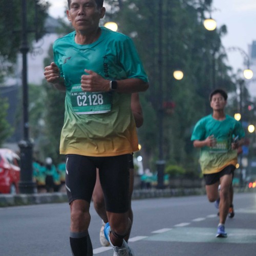 Race photo from BAUR RUN 2025