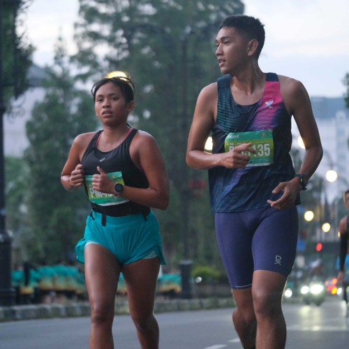 Race photo from BAUR RUN 2025
