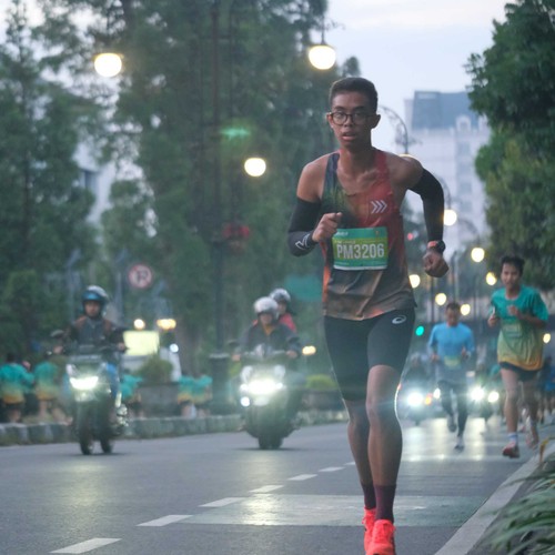 Race photo from BAUR RUN 2025