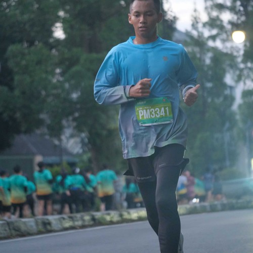 Race photo from BAUR RUN 2025