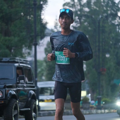 Race photo from BAUR RUN 2025