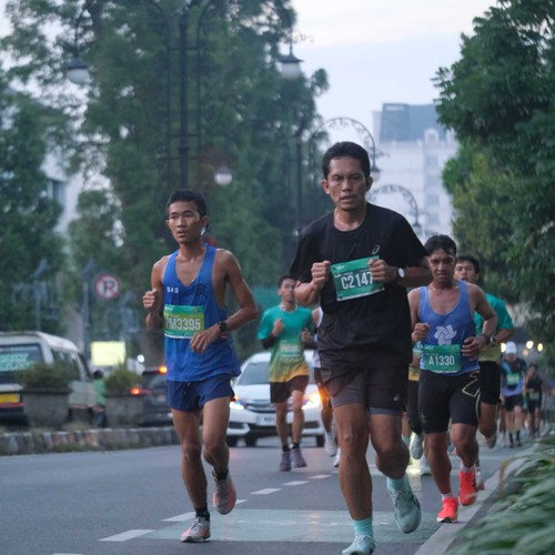 Race photo from BAUR RUN 2025