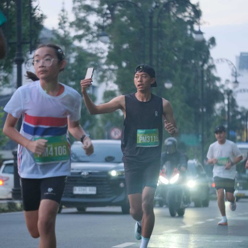 Race photo from BAUR RUN 2025