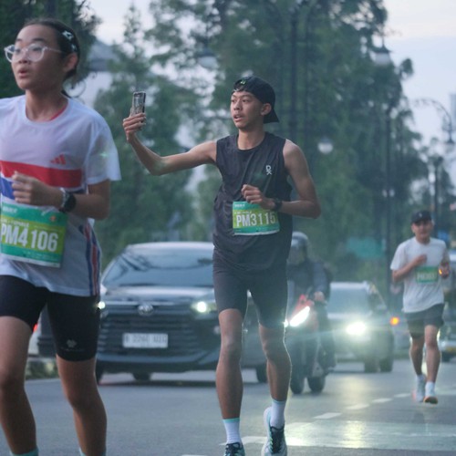 Race photo from BAUR RUN 2025