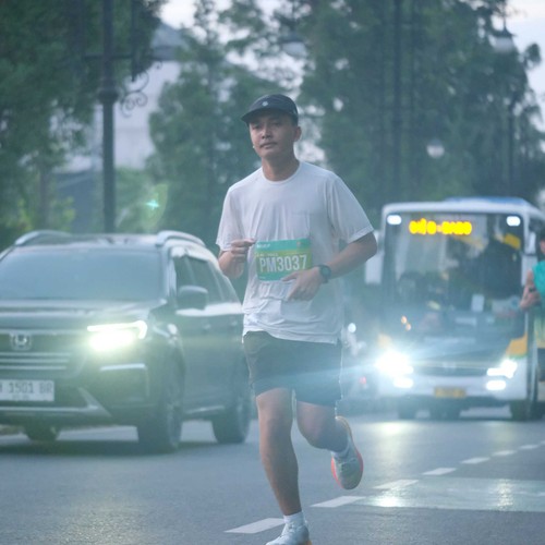 Race photo from BAUR RUN 2025