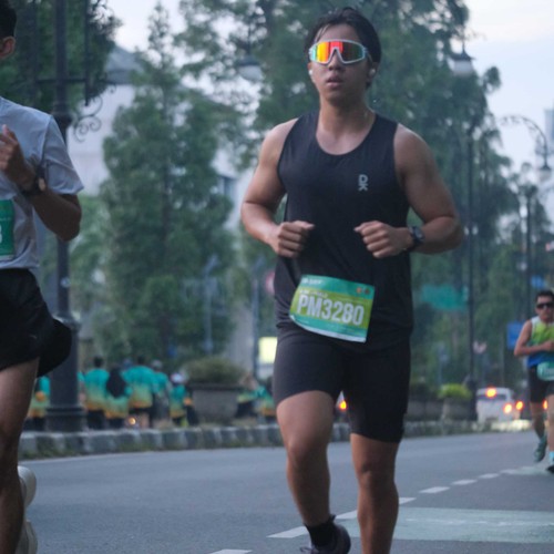Race photo from BAUR RUN 2025