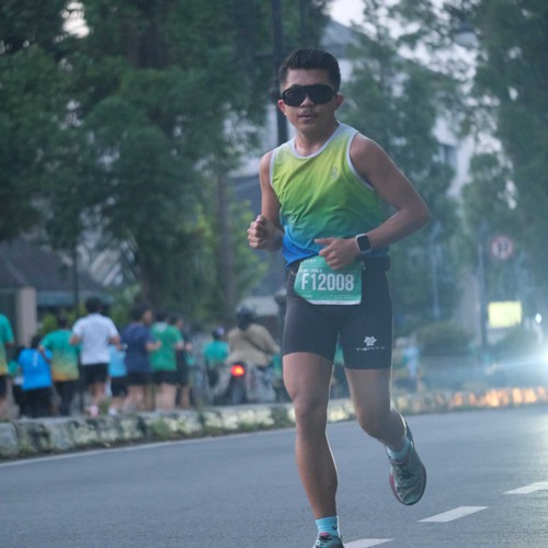 Race photo from BAUR RUN 2025