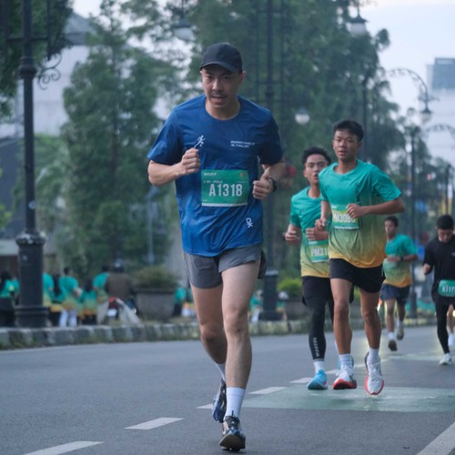 Race photo from BAUR RUN 2025