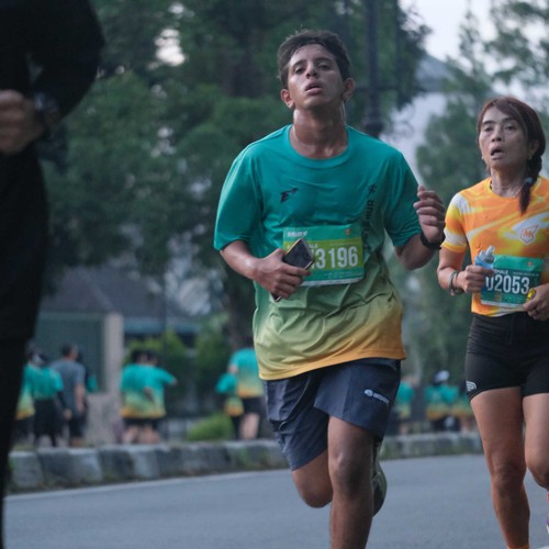 Race photo from BAUR RUN 2025