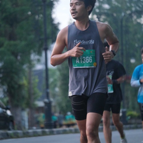 Race photo from BAUR RUN 2025