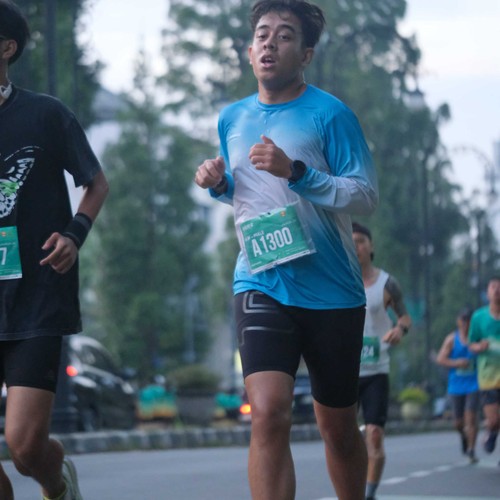 Race photo from BAUR RUN 2025