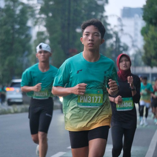 Race photo from BAUR RUN 2025