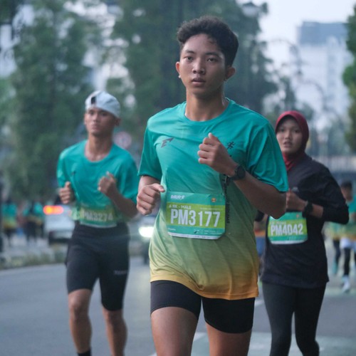 Race photo from BAUR RUN 2025