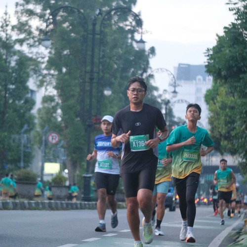 Race photo from BAUR RUN 2025