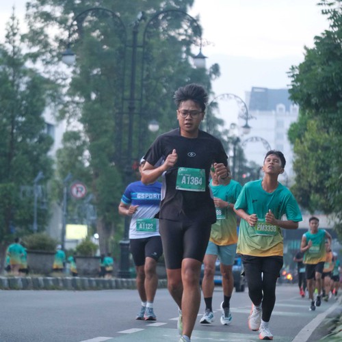 Race photo from BAUR RUN 2025