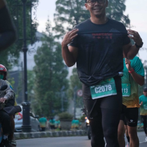 Race photo from BAUR RUN 2025