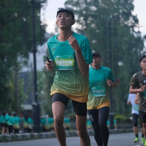 Race photo from BAUR RUN 2025