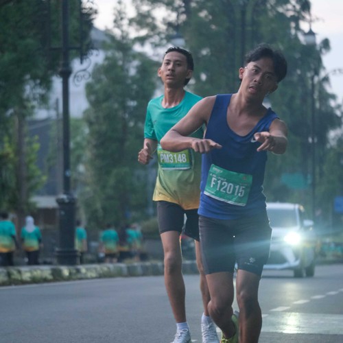Race photo from BAUR RUN 2025