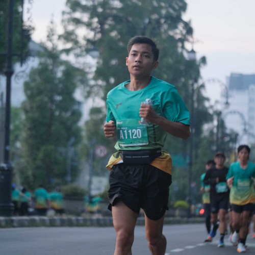 Race photo from BAUR RUN 2025