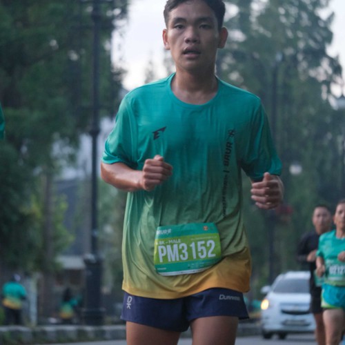 Race photo from BAUR RUN 2025