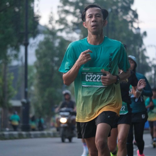 Race photo from BAUR RUN 2025