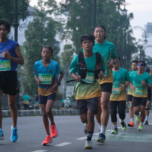 Race photo from BAUR RUN 2025