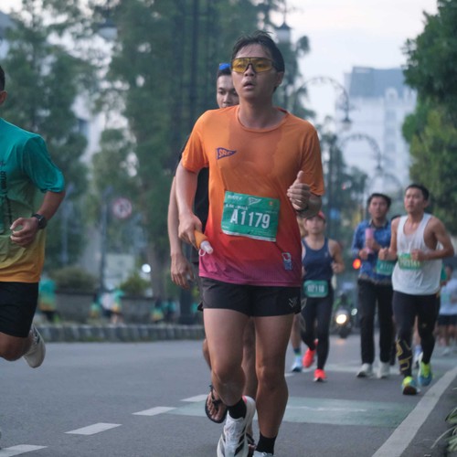 Race photo from BAUR RUN 2025