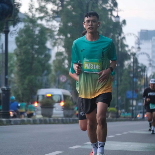 Race photo from BAUR RUN 2025