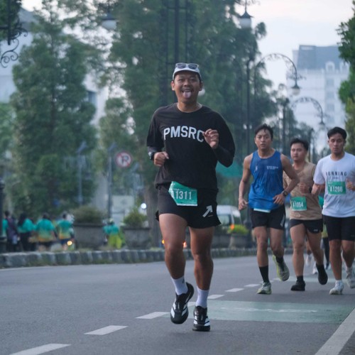 Race photo from BAUR RUN 2025