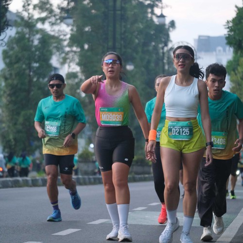 Race photo from BAUR RUN 2025