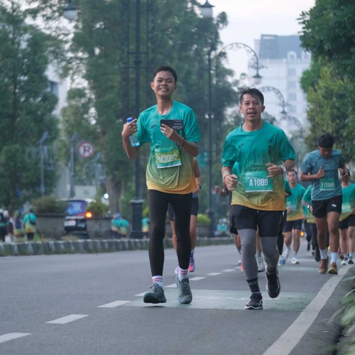 Race photo from BAUR RUN 2025
