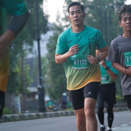 Race photo from BAUR RUN 2025