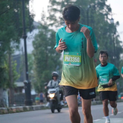 Race photo from BAUR RUN 2025