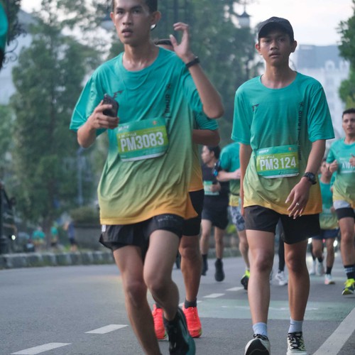 Race photo from BAUR RUN 2025