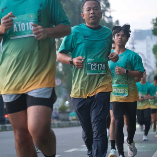 Race photo from BAUR RUN 2025