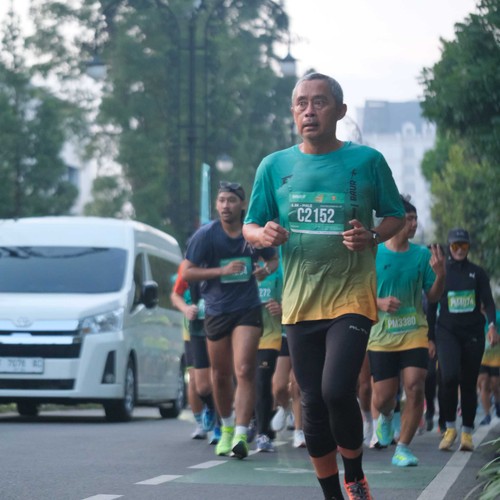 Race photo from BAUR RUN 2025