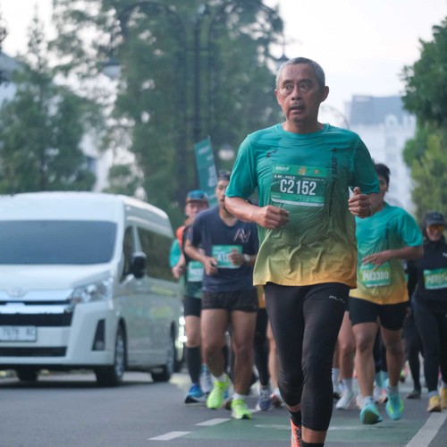 Race photo from BAUR RUN 2025