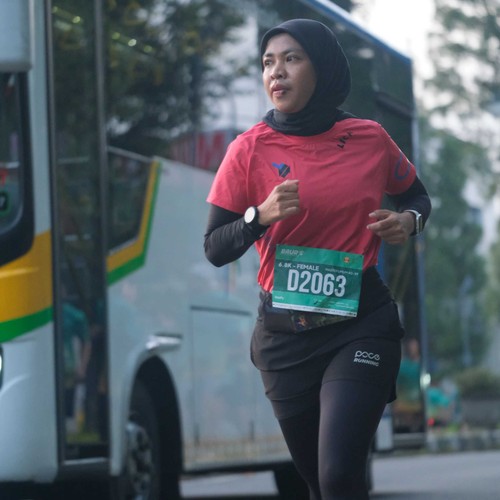 Race photo from BAUR RUN 2025