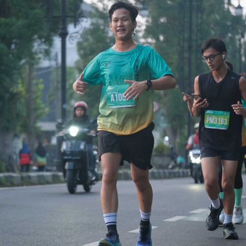 Race photo from BAUR RUN 2025