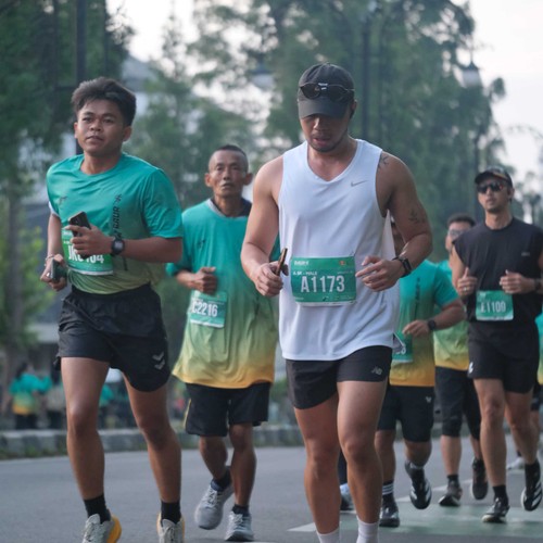 Race photo from BAUR RUN 2025