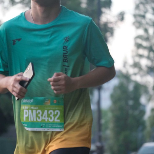 Race photo from BAUR RUN 2025