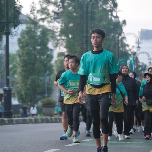 Race photo from BAUR RUN 2025
