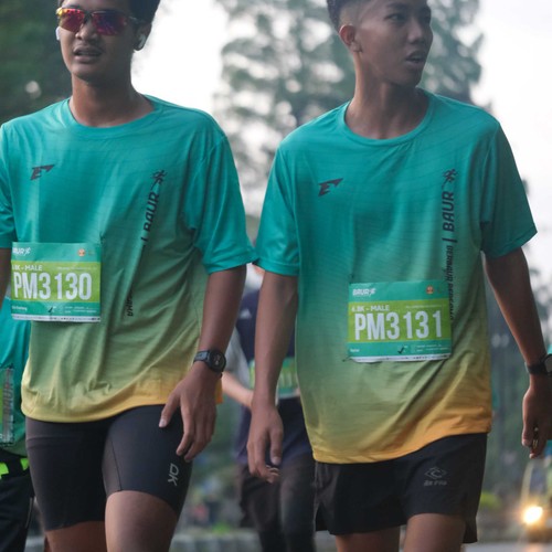 Race photo from BAUR RUN 2025