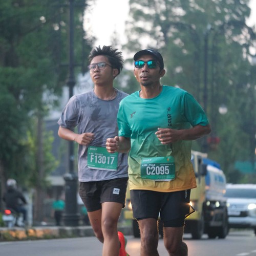 Race photo from BAUR RUN 2025