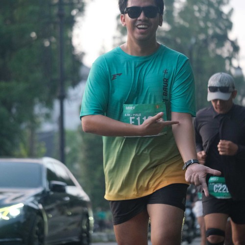 Race photo from BAUR RUN 2025