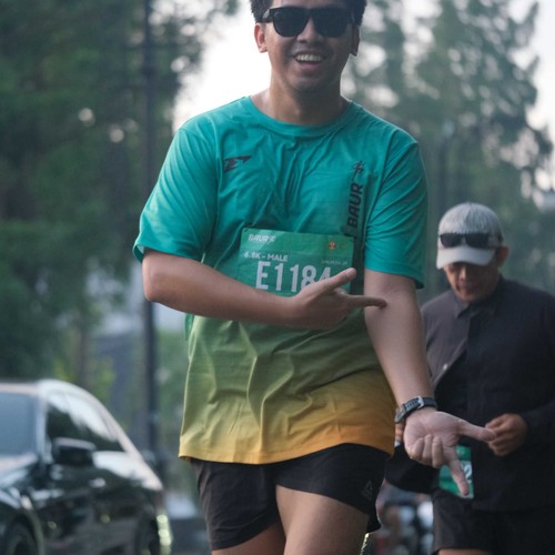 Race photo from BAUR RUN 2025