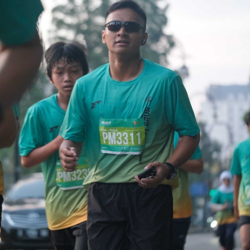 Race photo from BAUR RUN 2025