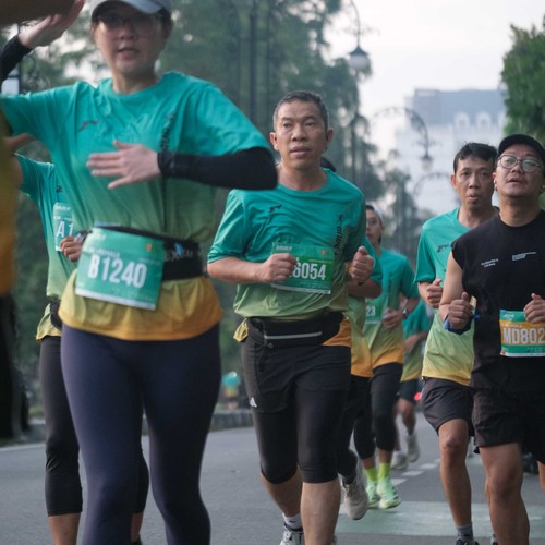 Race photo from BAUR RUN 2025