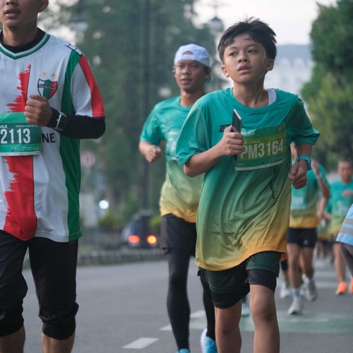 Race photo from BAUR RUN 2025